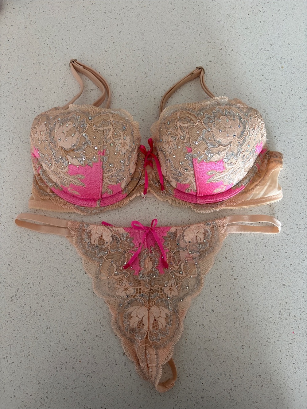 Victoria's Secret Lace balconette Push-Up Bra & Thong Set (winter 2012)